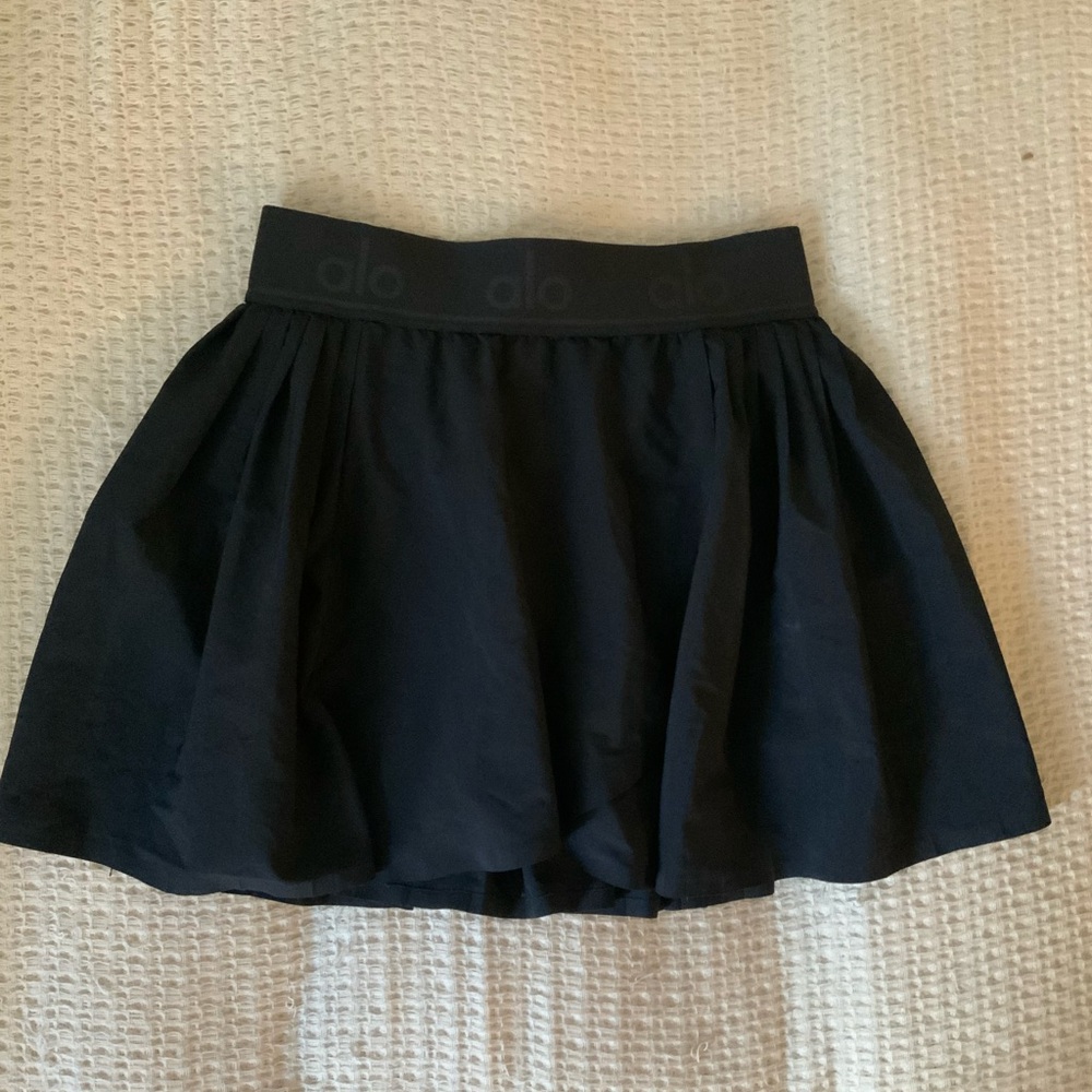 Alo Yoga Aces Black Pleated Tennis Skirt Skort Built In Shorts Size XS - Picture 2 of 6